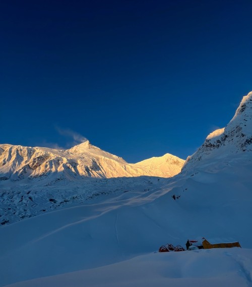 Ascension du Manaslu a 8163 metres au Nepal
